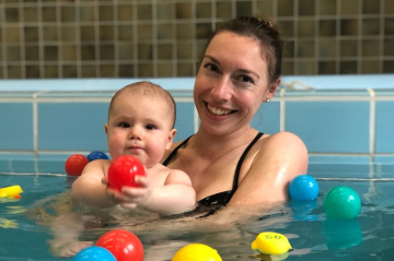 Baby im Wasser KUTEGO